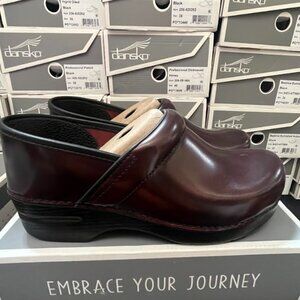 Dansko Women's Professional Pro Clog Cabrio Cordovan